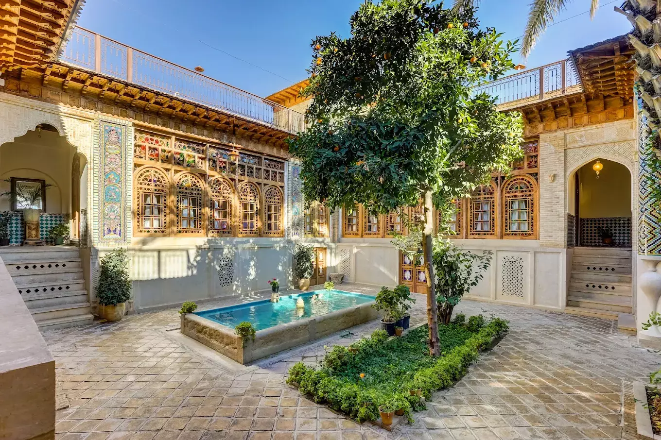Alibaba https://cdn.alibaba.ir/ostorage/hotel-accommodation-images/68c95192ac13a7ed0d865dd8_حیاط اصلی.webp